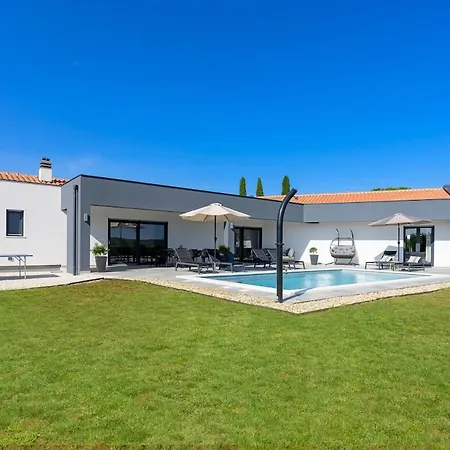 Вилла Pia By Istrialux Krmed