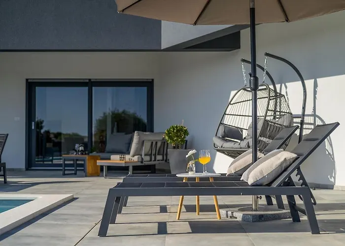 Pia By Istrialux Vila